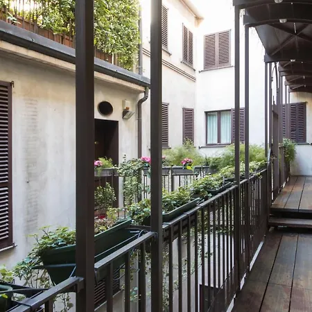Stylish In Fashion District - Corso Venezia *