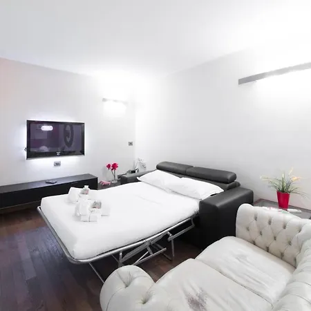 Apartment Stylish In Fashion District - Corso Venezia